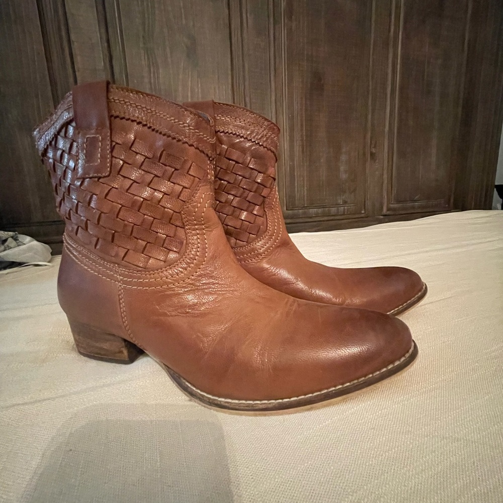 Diba brown boots